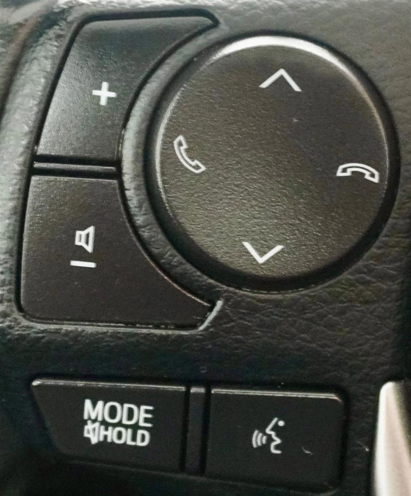 Used 2017 Toyota RAV4 SE image 28