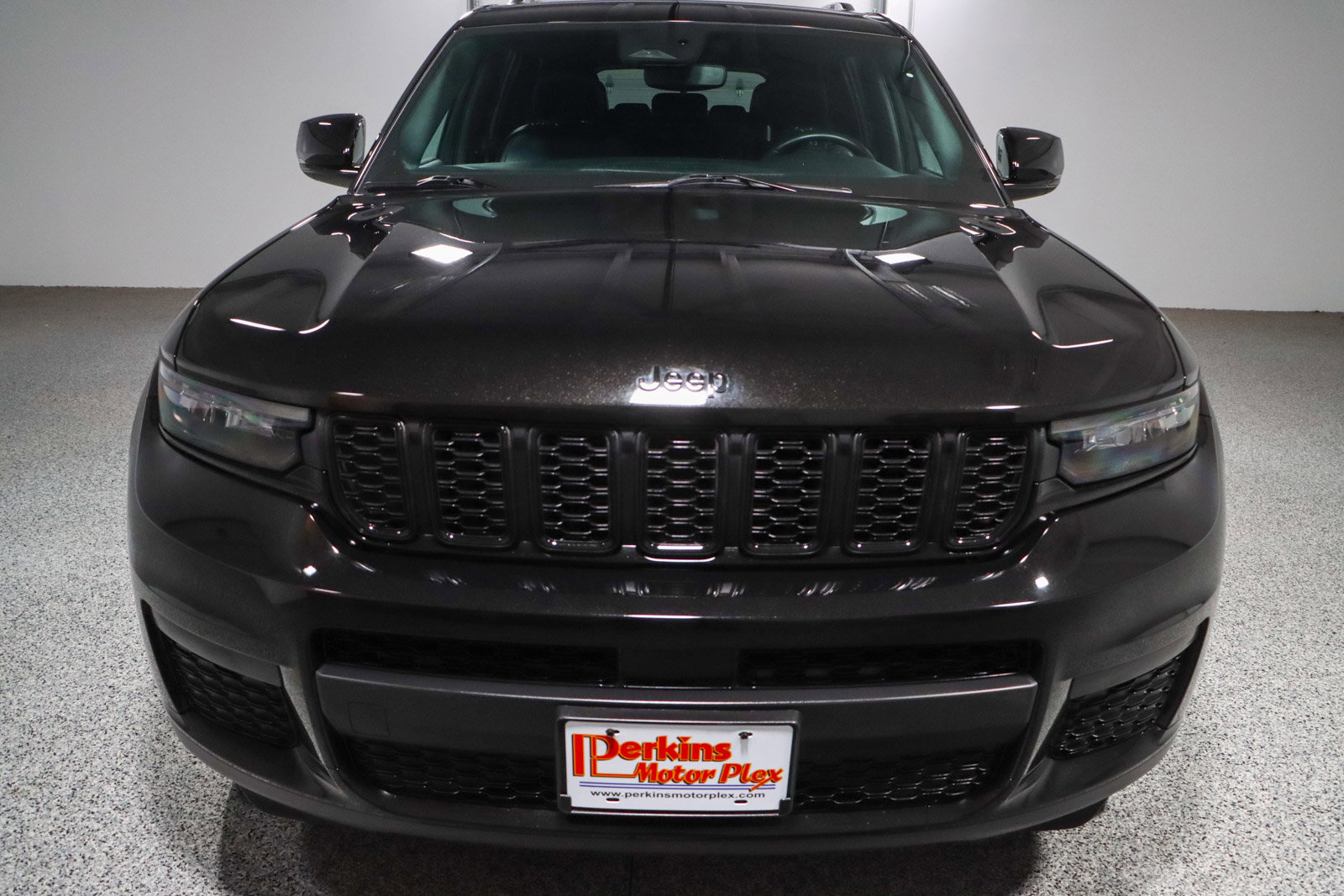 Used 2022 Jeep Grand Cherokee L Laredo image 4