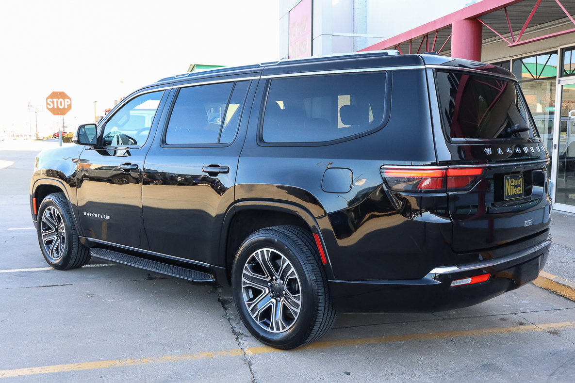 Used 2024 Jeep Wagoneer Series II w/ Flexible Seating Group AWD/4WD image 6