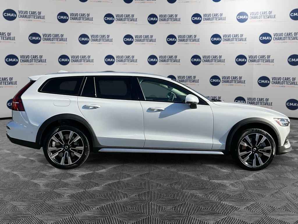 New 2026 Volvo V60 B5 Cross Country Ultra w/ Protection Package Premier image 6