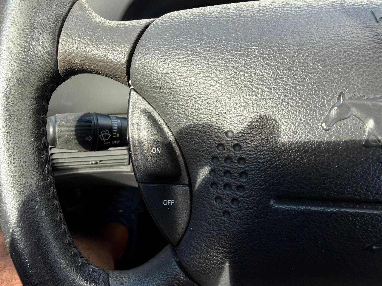 Used 2004 Ford Mustang Convertible RWD image 33