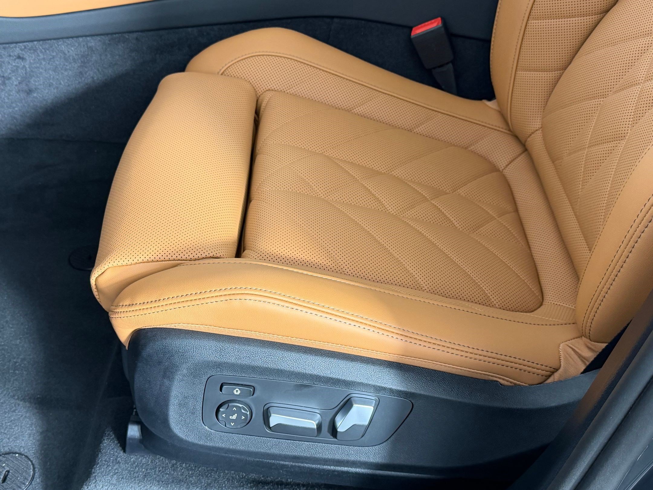 New 2026 BMW X5 sDrive40i w/ M Sport Package image 13