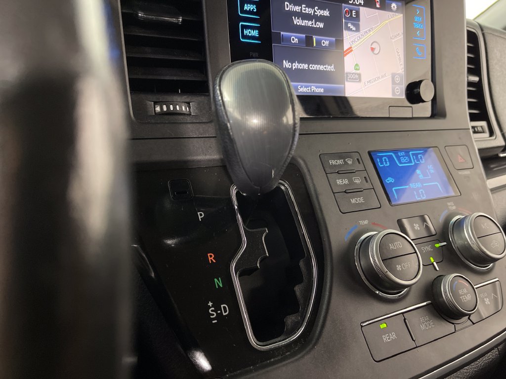 Used 2016 Toyota Sienna SE Premium FWD image 22