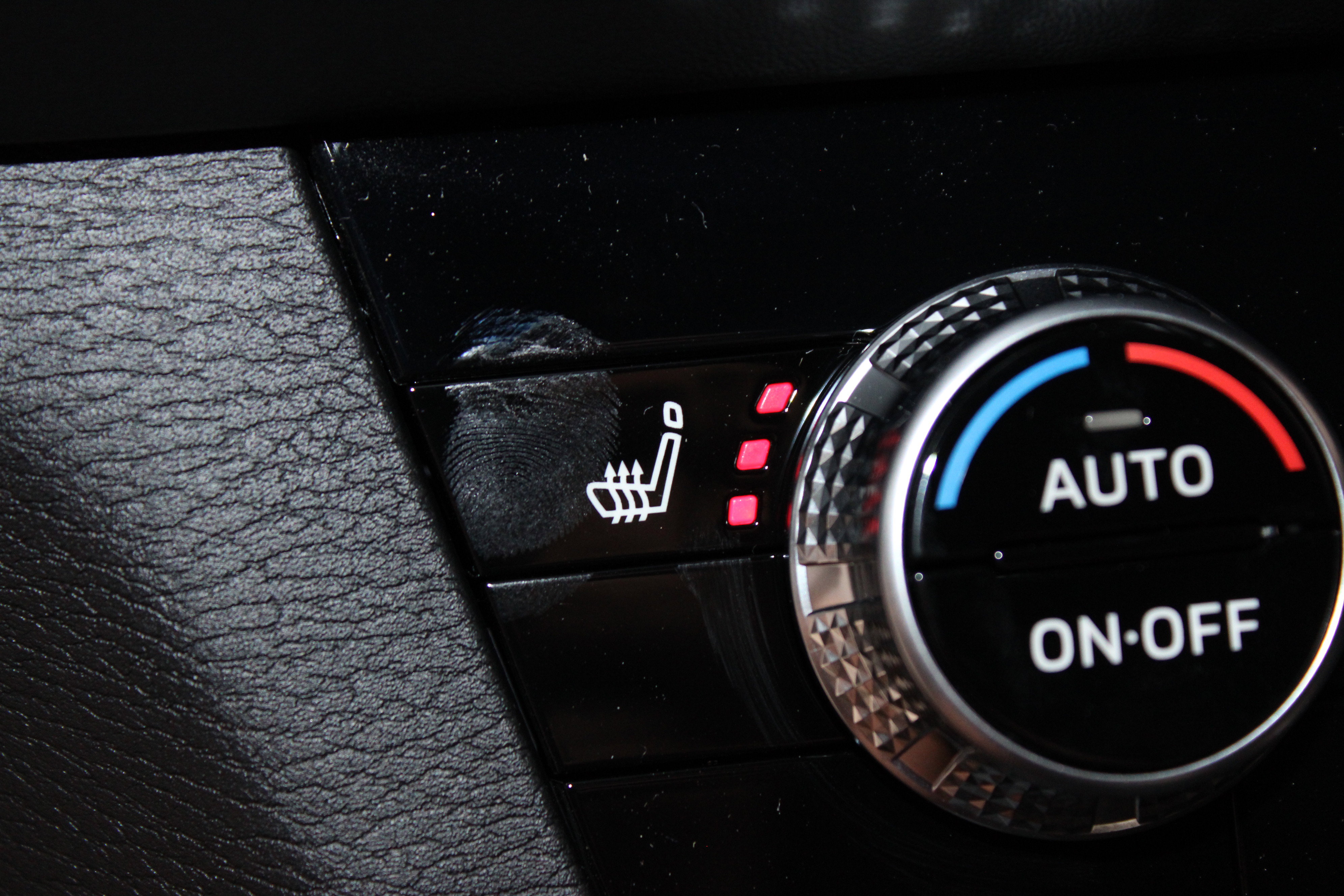 New 2025 Mitsubishi Outlander SE image 27