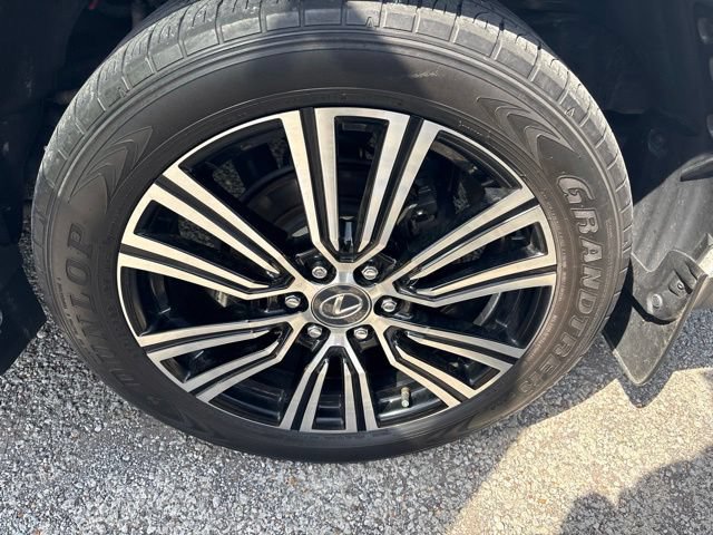 Used 2022 Lexus LX 600 4WD w/ Accessory Package (Z1) image 5