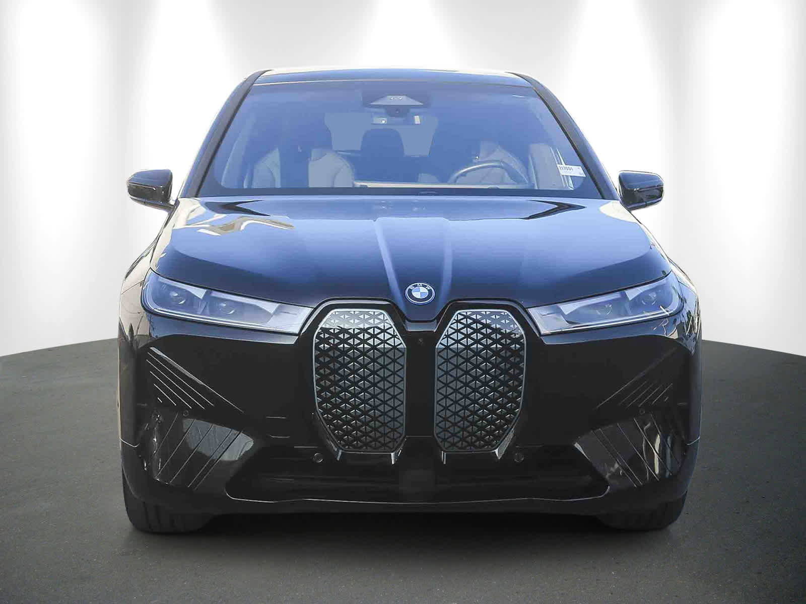 Used 2025 BMW iX xDrive50 w/ Sport Package image 2