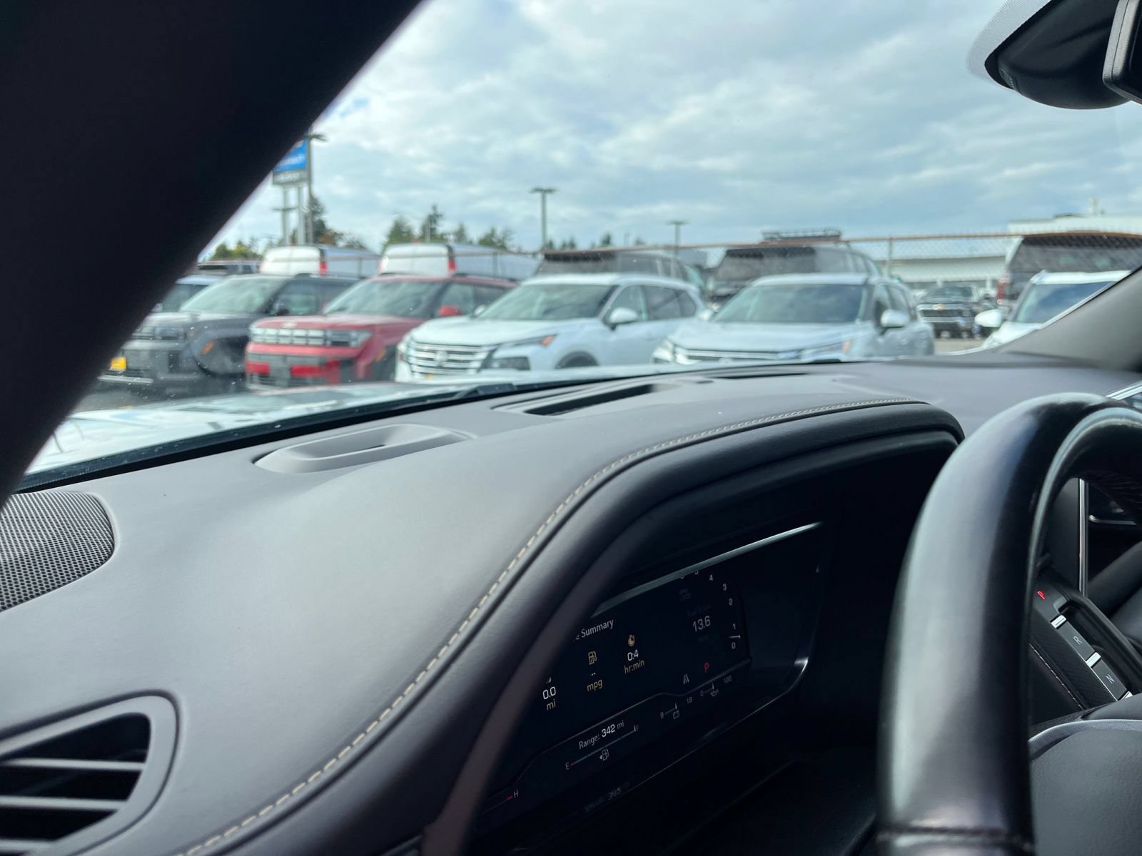 Used 2024 GMC Yukon SLT RWD image 37