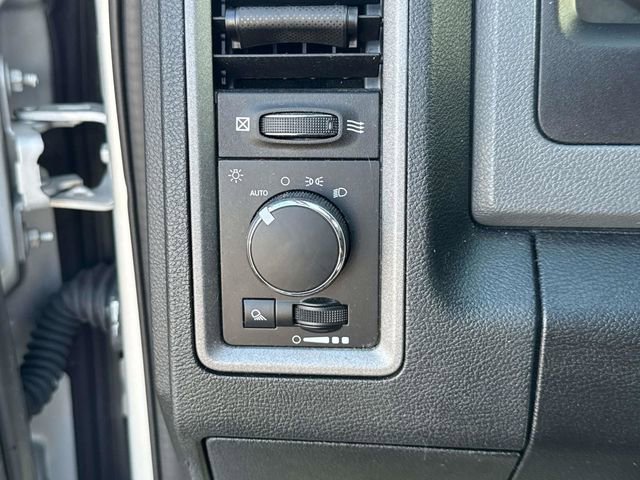 Used 2018 RAM 1500 Tradesman w/ Chrome Appearance Group image 27