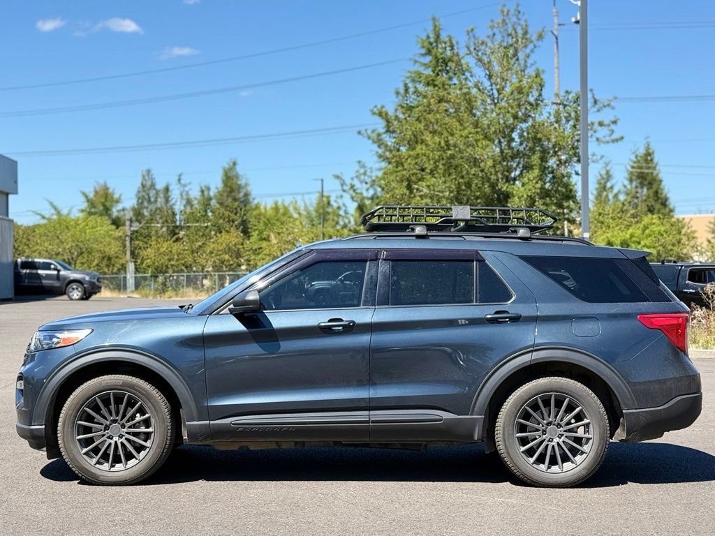 Used 2022 Ford Explorer XLT w/ Equipment Group 202A AWD/4WD image 2