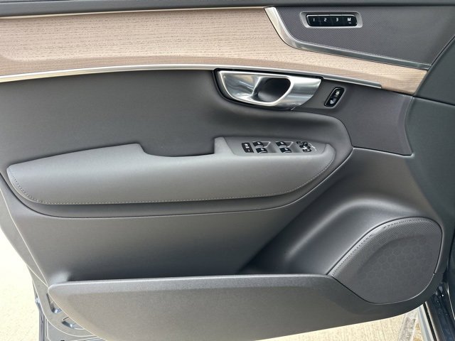 New 2026 Volvo XC90 B6 Plus image 12
