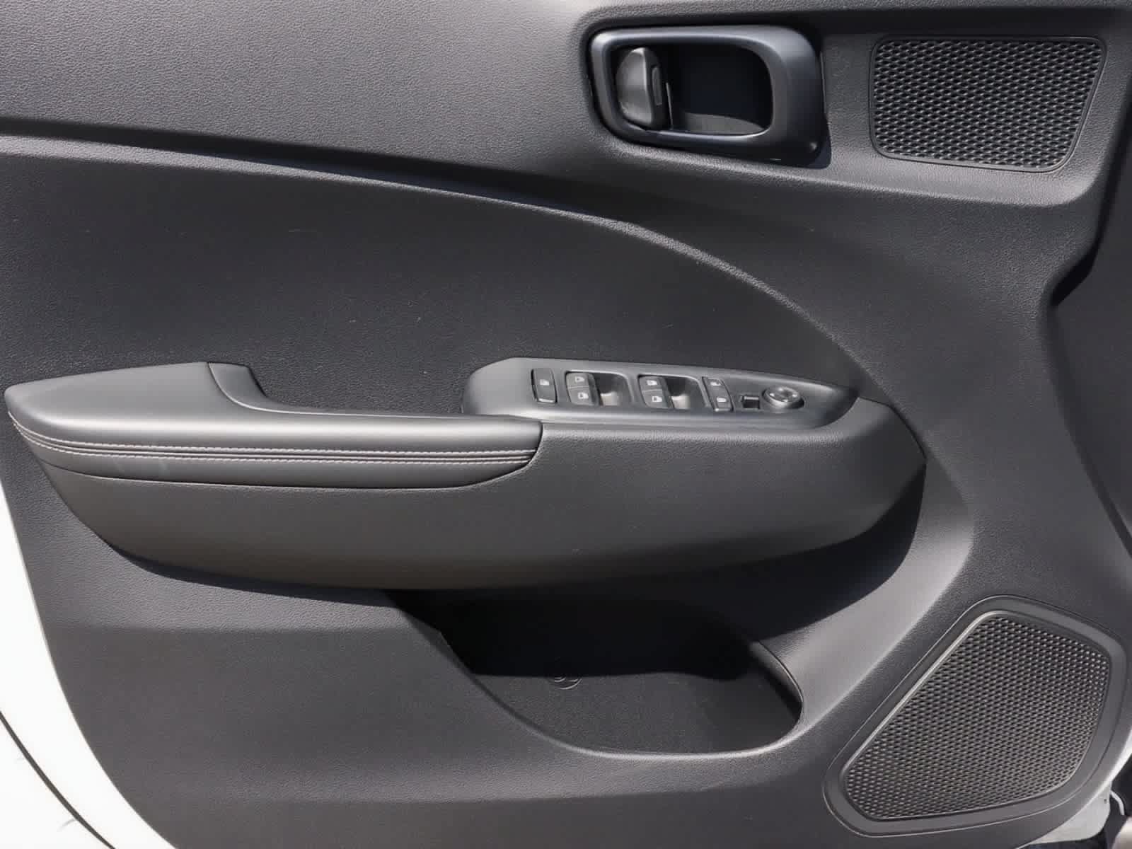 Used 2026 Hyundai Venue SEL FWD image 30