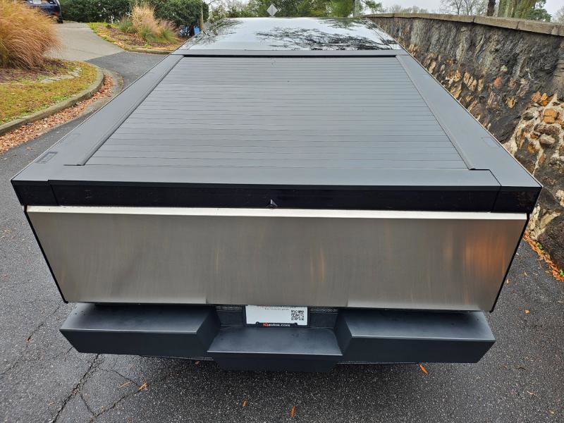 Used 2025 Tesla Cybertruck AWD Crew Cab image 33