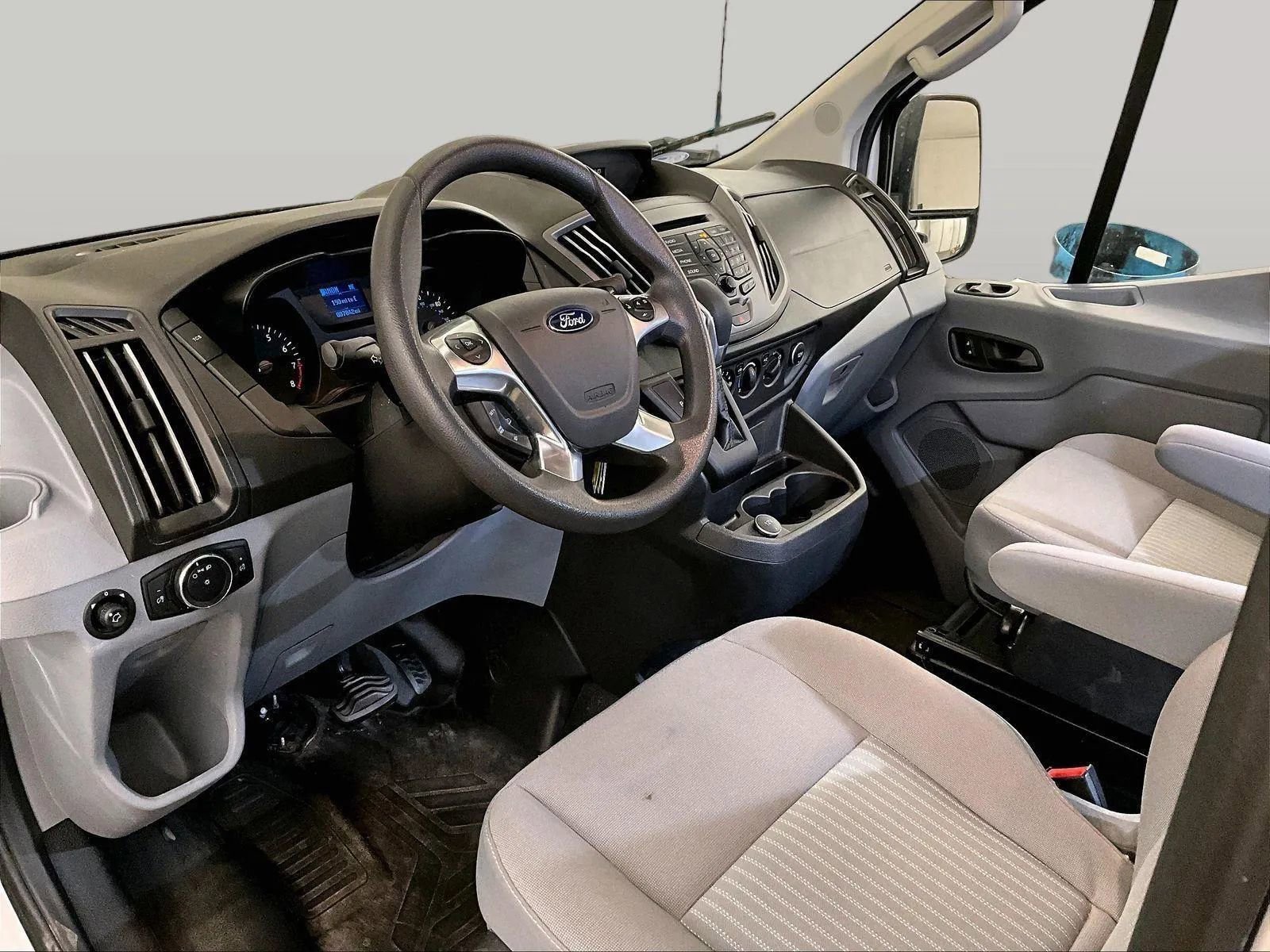 Used 2018 Ford Transit 150 130 Low Roof RWD image 12
