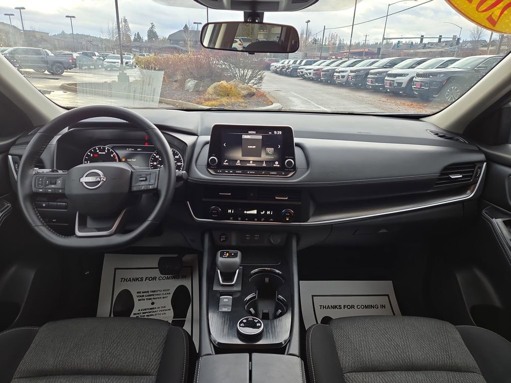 Used 2025 Nissan Rogue SV image 18