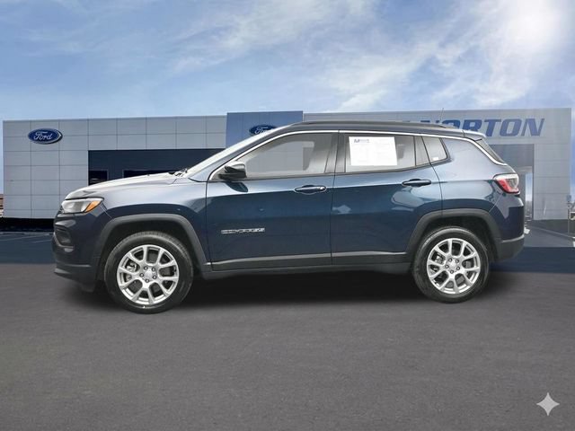 Used 2024 Jeep Compass Latitude AWD/4WD image 8