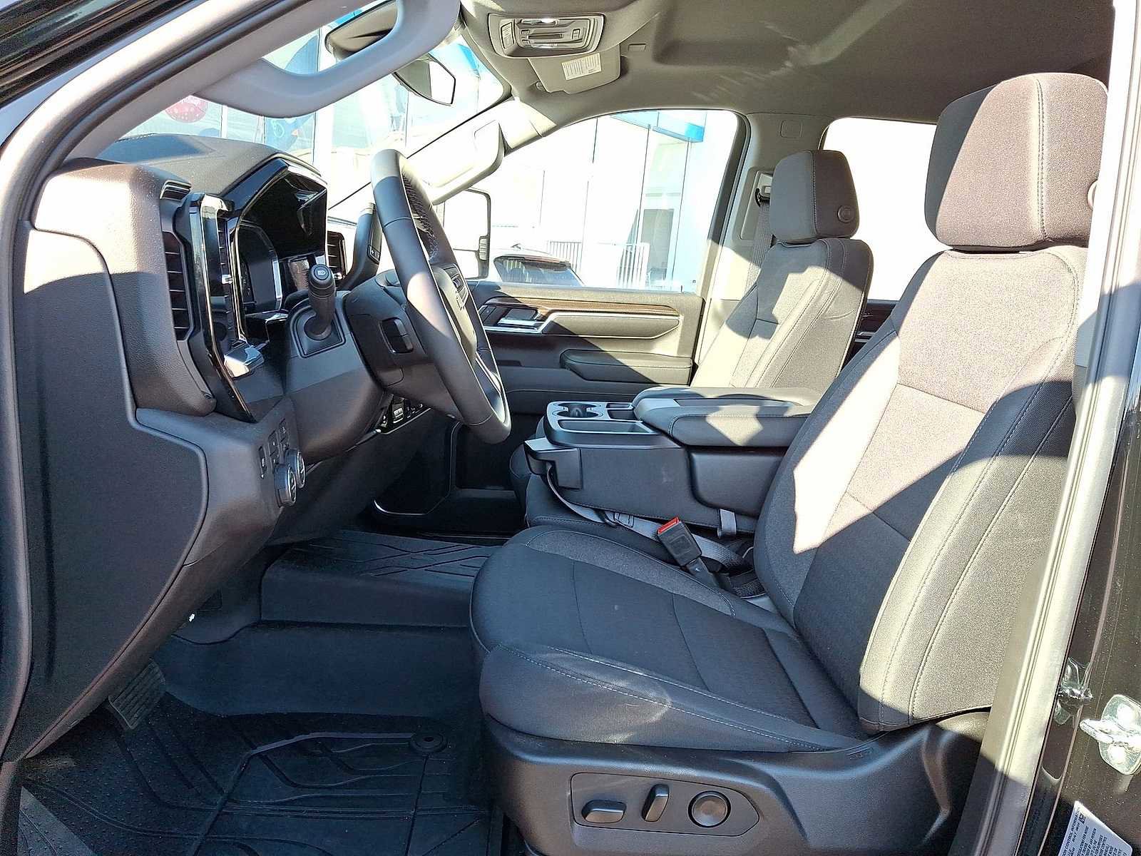 Used 2025 Chevrolet Silverado 2500 LT w/ Convenience Package image 25