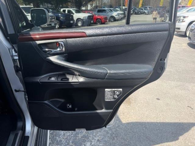 Used 2013 Lexus LX 570 4WD image 36