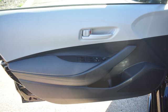 Used 2025 Toyota Corolla LE image 12