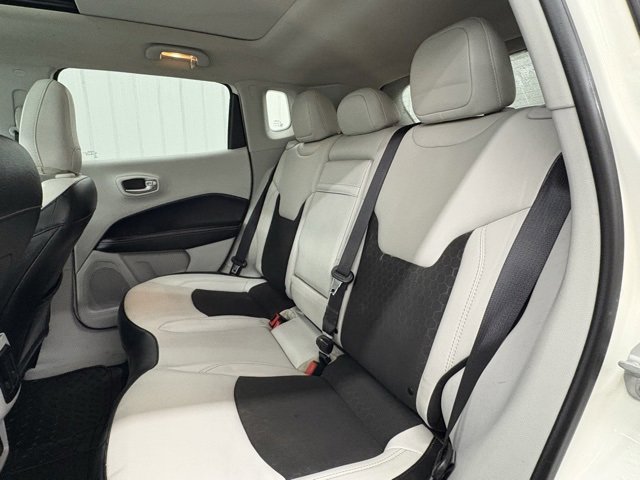 Used 2019 Jeep Compass Latitude image 9