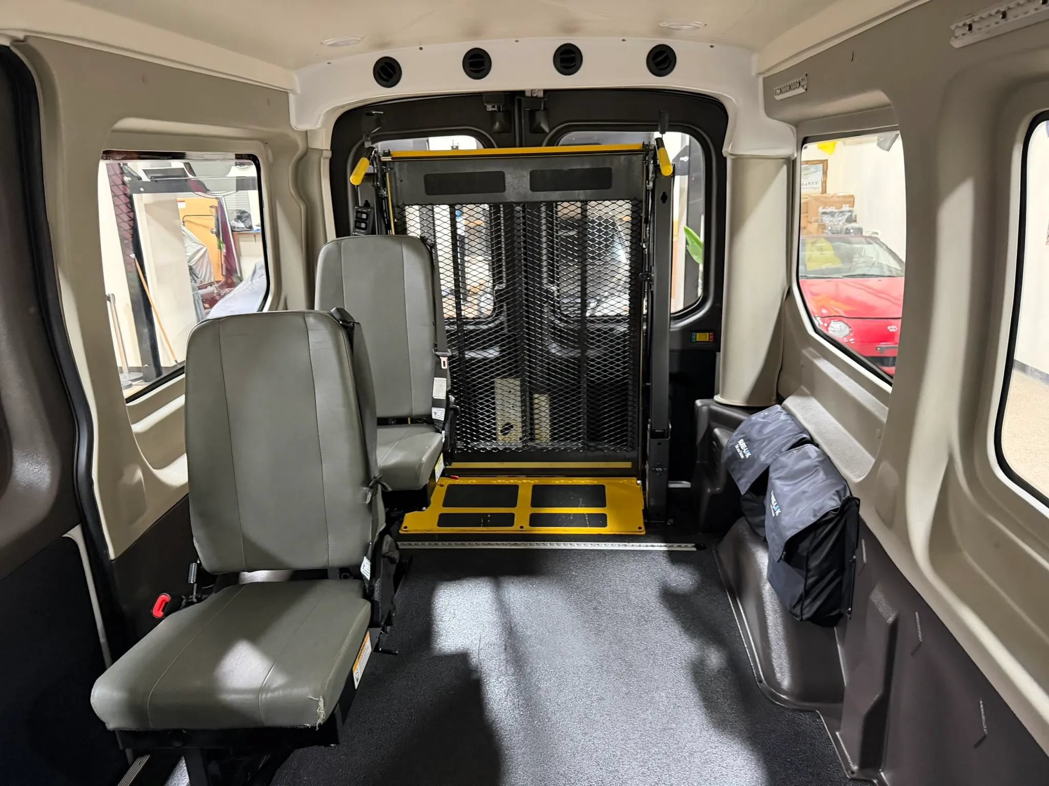 Used 2020 Ford Transit 150 Medium Roof RWD image 37