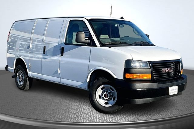 Used 2023 GMC Savana 3500 w/ Driver Convenience Package RWD image 3