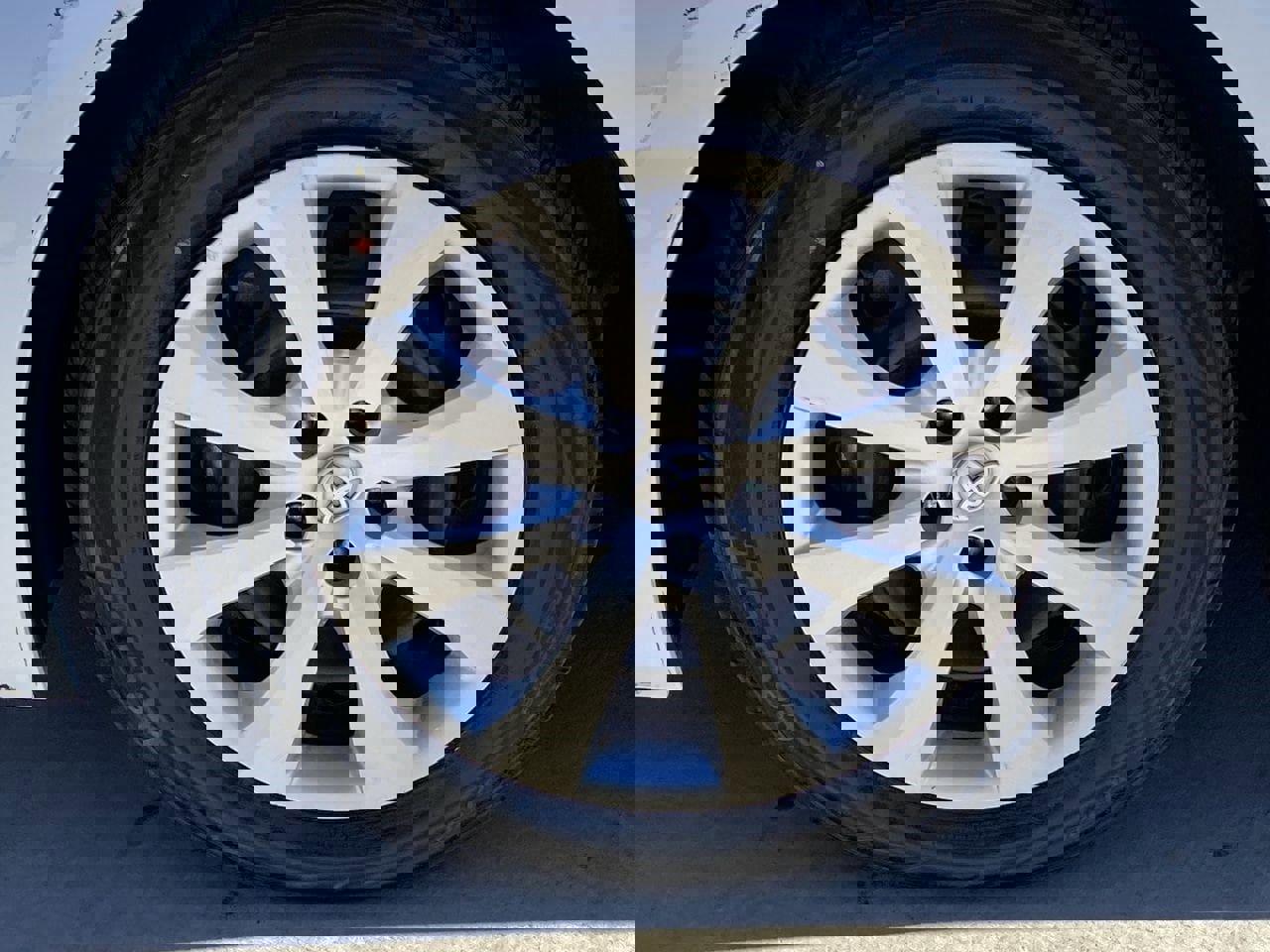 Used 2024 Toyota Corolla LE image 8