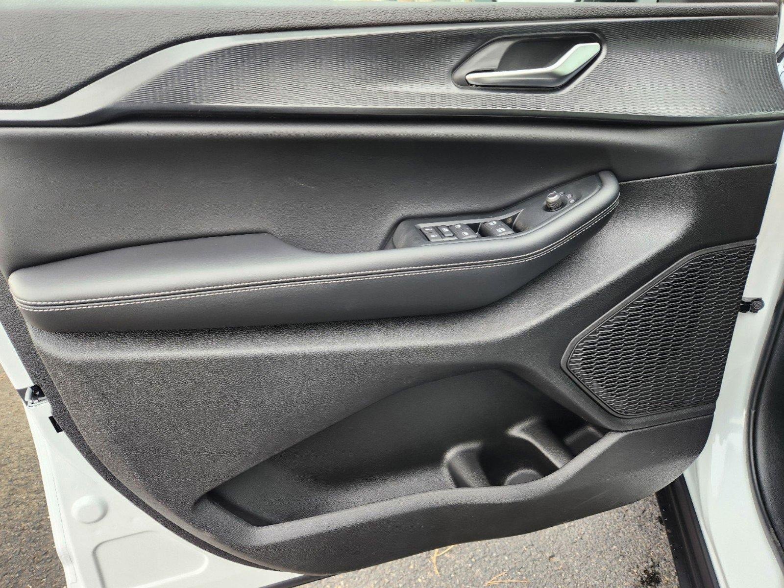 New 2025 Jeep Grand Cherokee Laredo w/ Luxury Tech Group I image 11