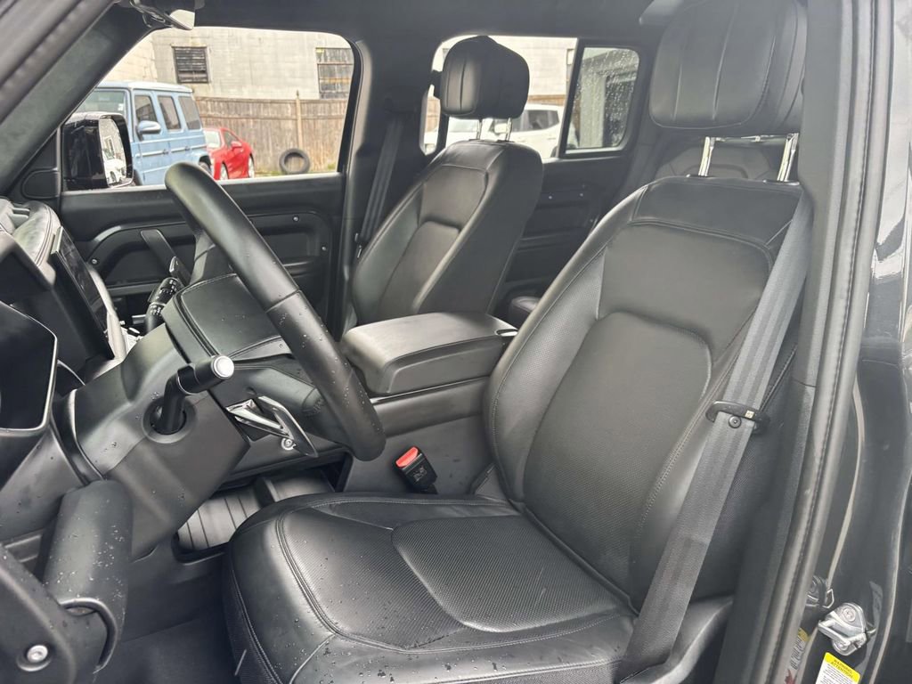 Used 2025 Land Rover Defender 110 V8 AWD/4WD image 24