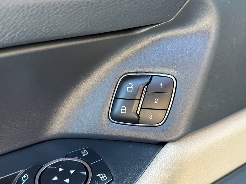 Used 2023 Ford Expedition Max Limited image 33