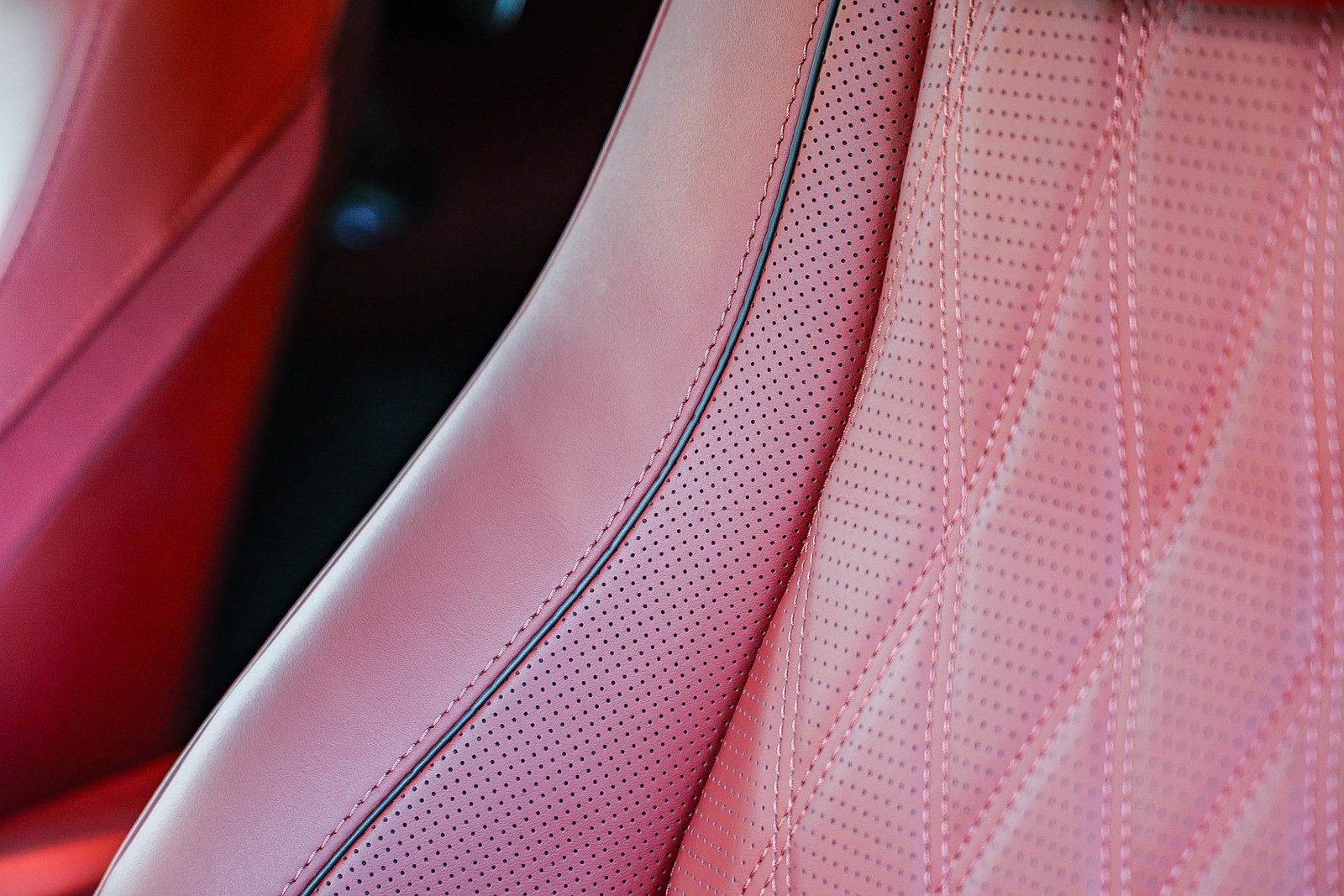 Used 2025 Mercedes-Benz Maybach GLS 600 4MATIC image 29