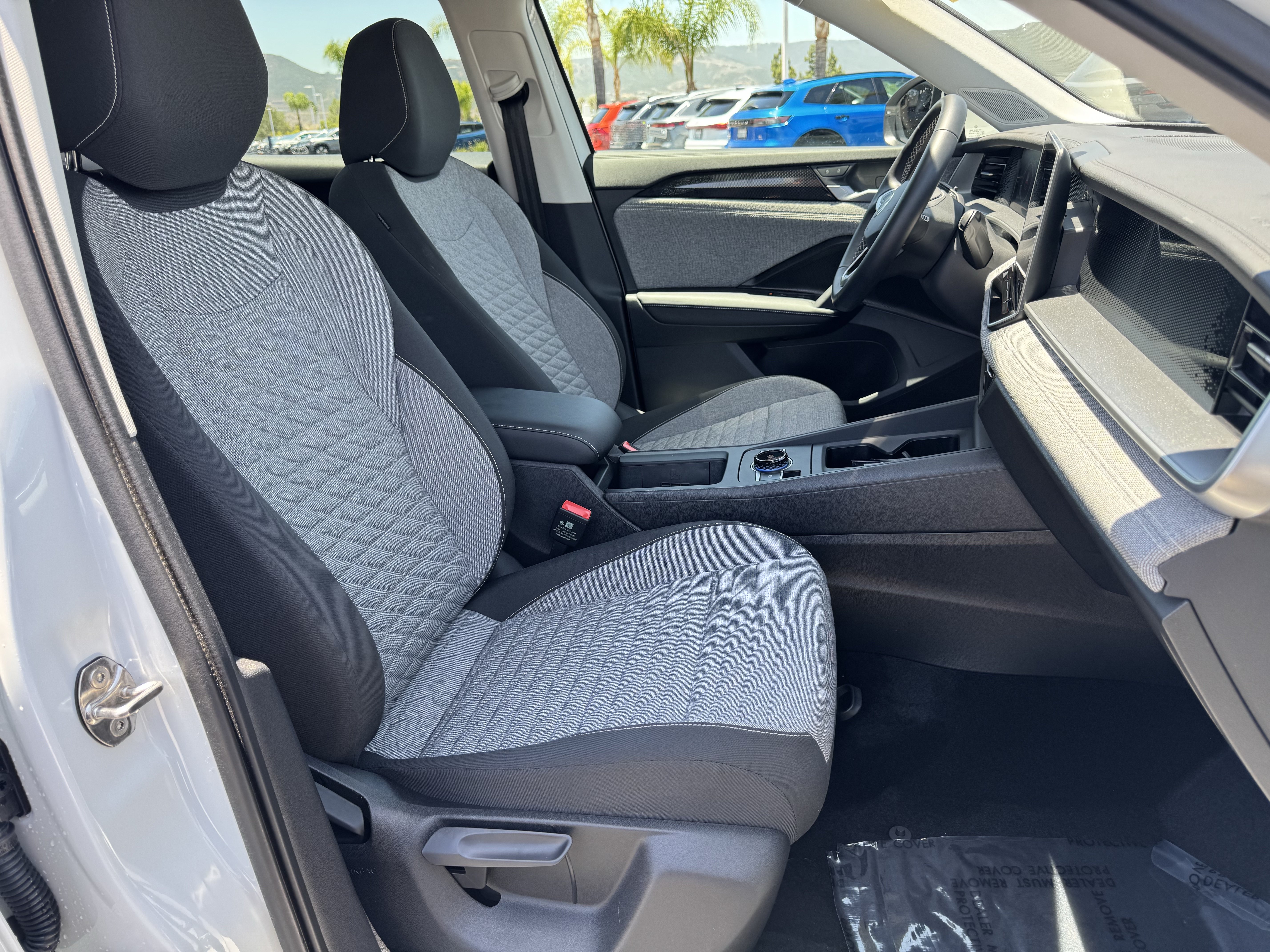 Certified 2025 Volkswagen Tiguan S FWD image 32