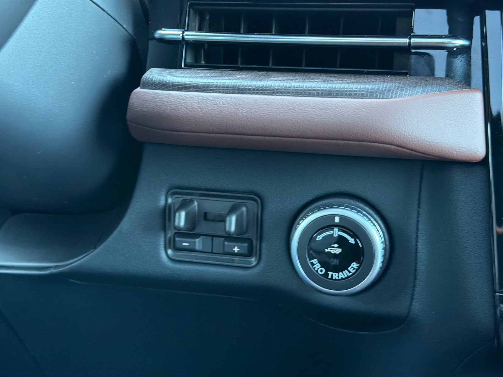 New 2026 Lincoln Navigator L Reserve AWD/4WD image 28