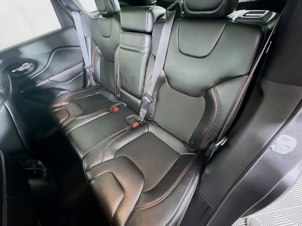 Used 2019 Jeep Cherokee Trailhawk w/ Comfort/Convenience Group image 25