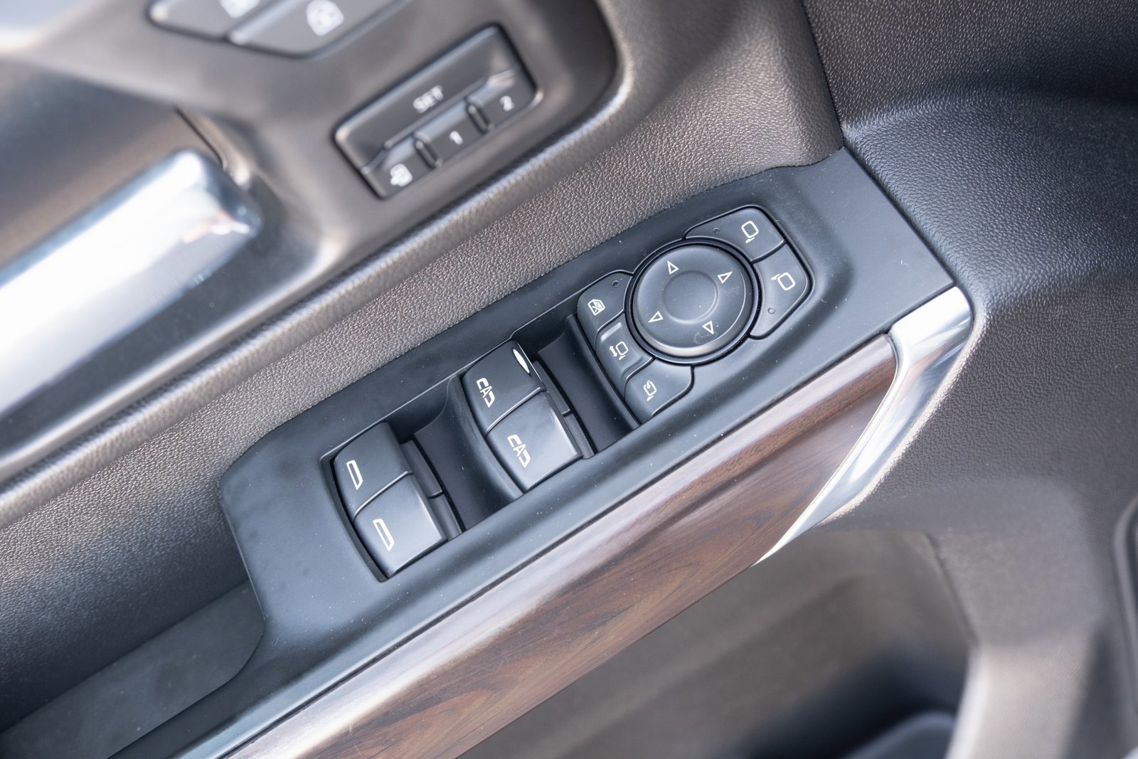 Used 2023 GMC Sierra 3500 SLT w/ SLT Preferred Package image 16