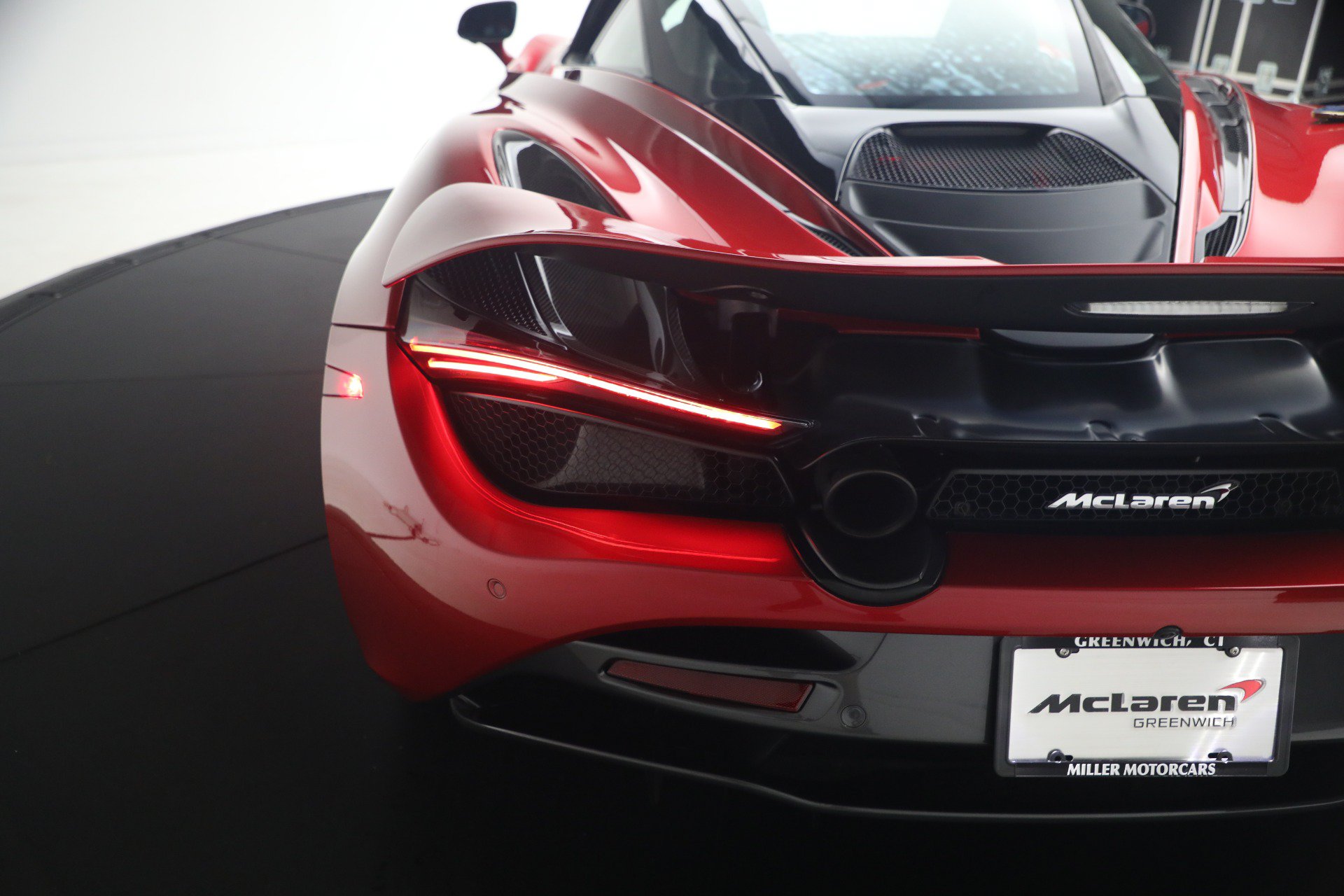 Used 2019 McLaren 720S Performance RWD image 36