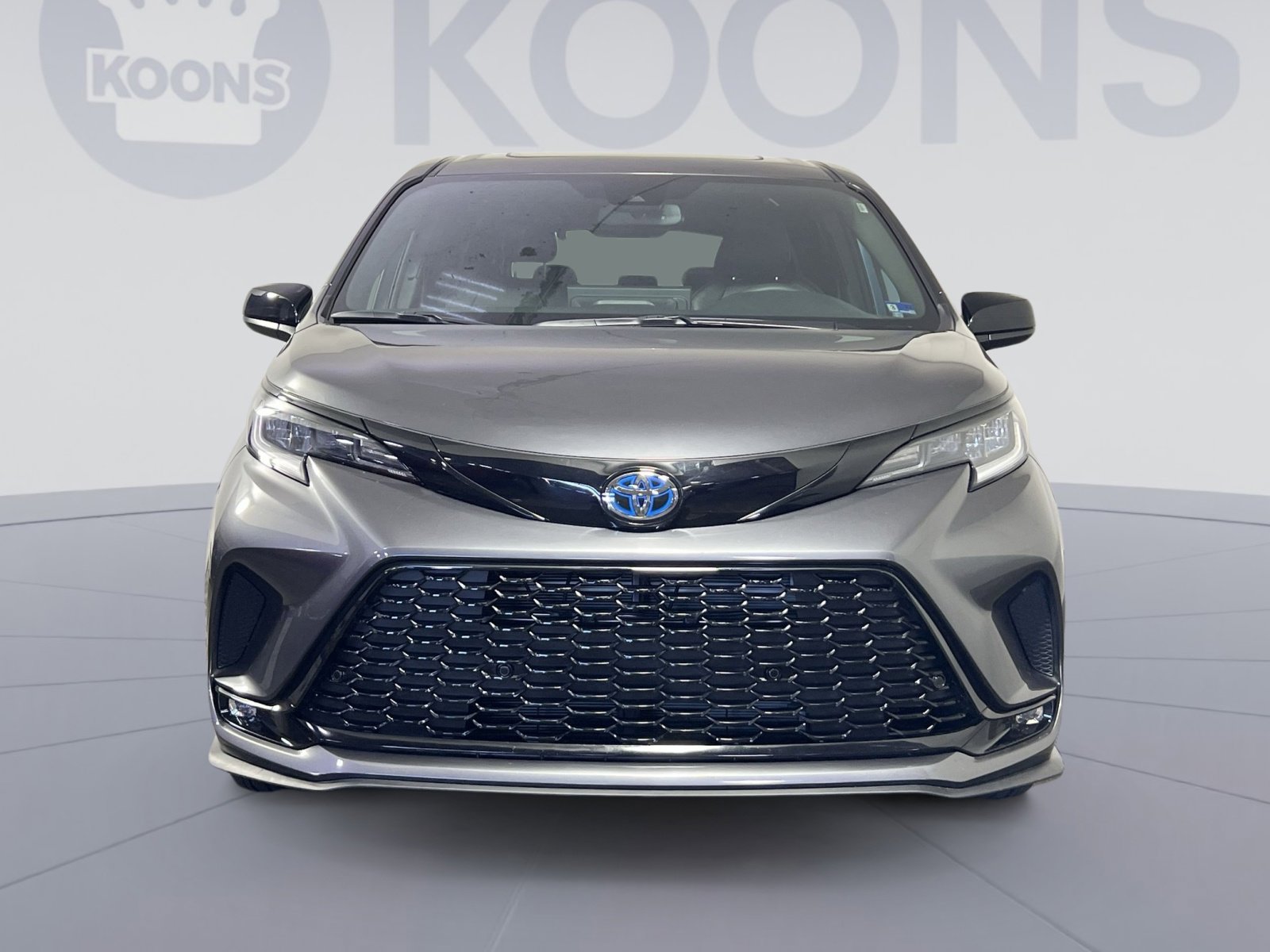 Used 2025 Toyota Sienna XSE image 11