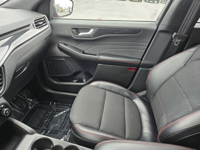 Certified 2024 Ford Escape ST-Line w/ Tech Pack #1 AWD/4WD image 15