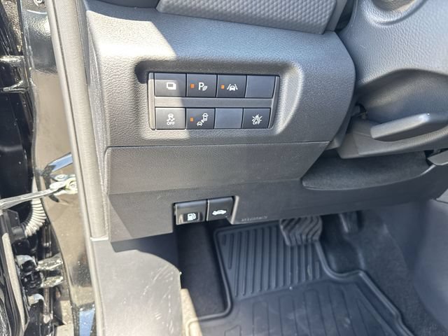 New 2025 Nissan Kicks Play S FWD image 23