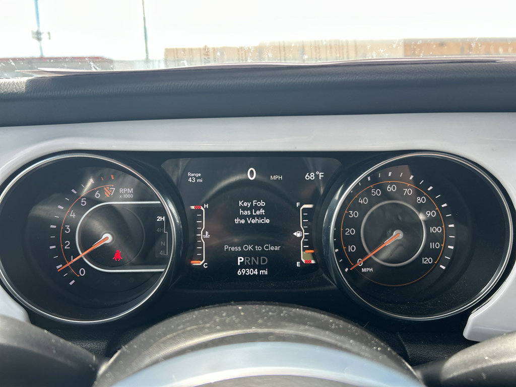 Used 2021 Jeep Wrangler Unlimited Sahara AWD/4WD image 9