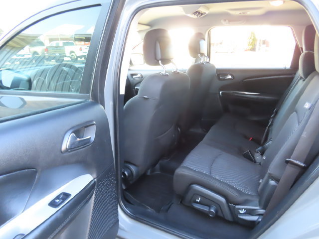 Used 2019 Dodge Journey SE FWD image 18