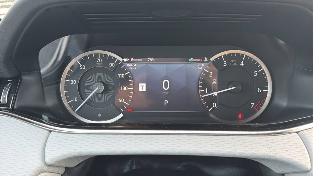 Used 2023 Land Rover Range Rover Evoque R-Dynamic S AWD/4WD image 17
