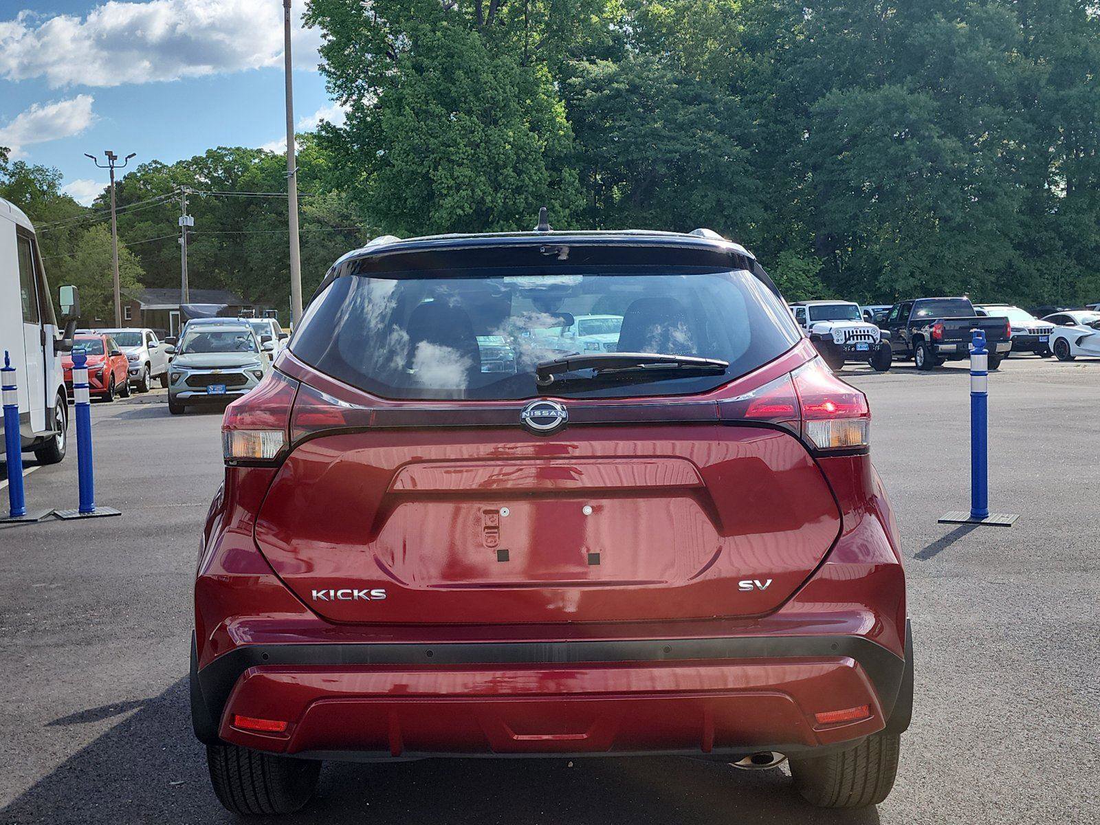 Used 2024 Nissan Kicks SV FWD image 4