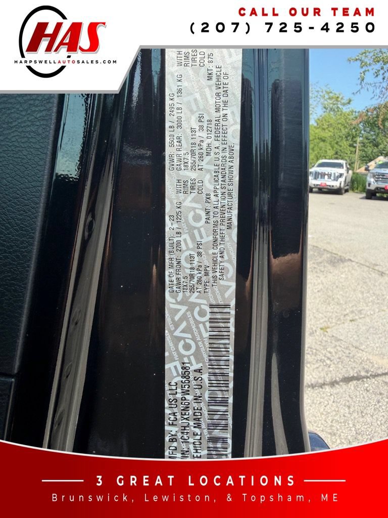 Used 2023 Jeep Wrangler Unlimited Sahara w/ Cold Weather Group AWD/4WD image 17