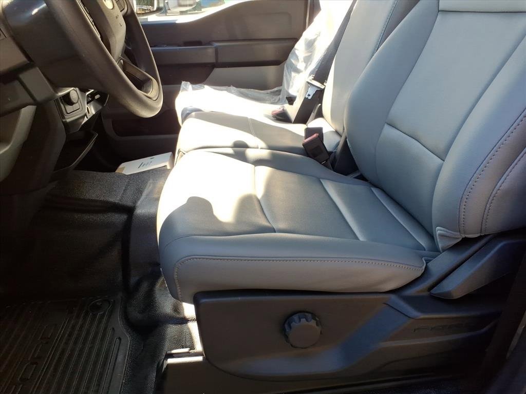 New 2026 Ford F550 4x4 Crew Cab image 9