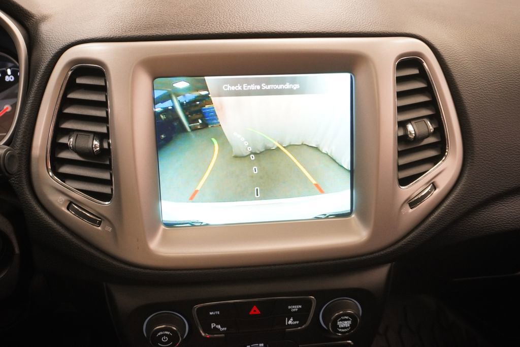 Certified 2020 Jeep Compass Latitude image 33