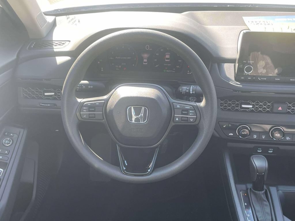 Certified 2025 Honda Accord SE image 13