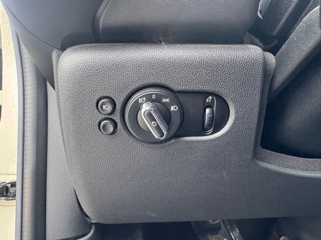 Used 2019 MINI Cooper S w/ Premium Package image 15
