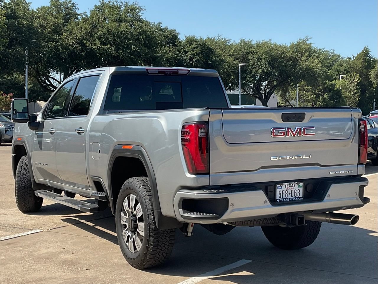 Used 2025 GMC Sierra 2500 Denali w/ Denali Reserve Package AWD/4WD image 6