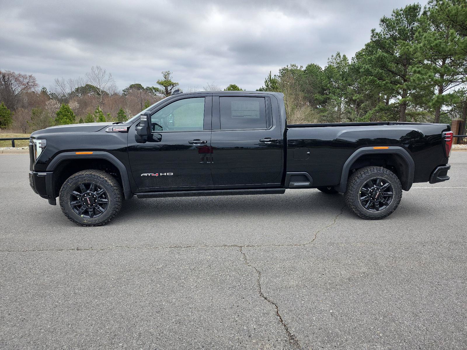 New 2026 GMC Sierra 3500 AT4 w/ AT4 Premium Plus Package AWD/4WD image 2