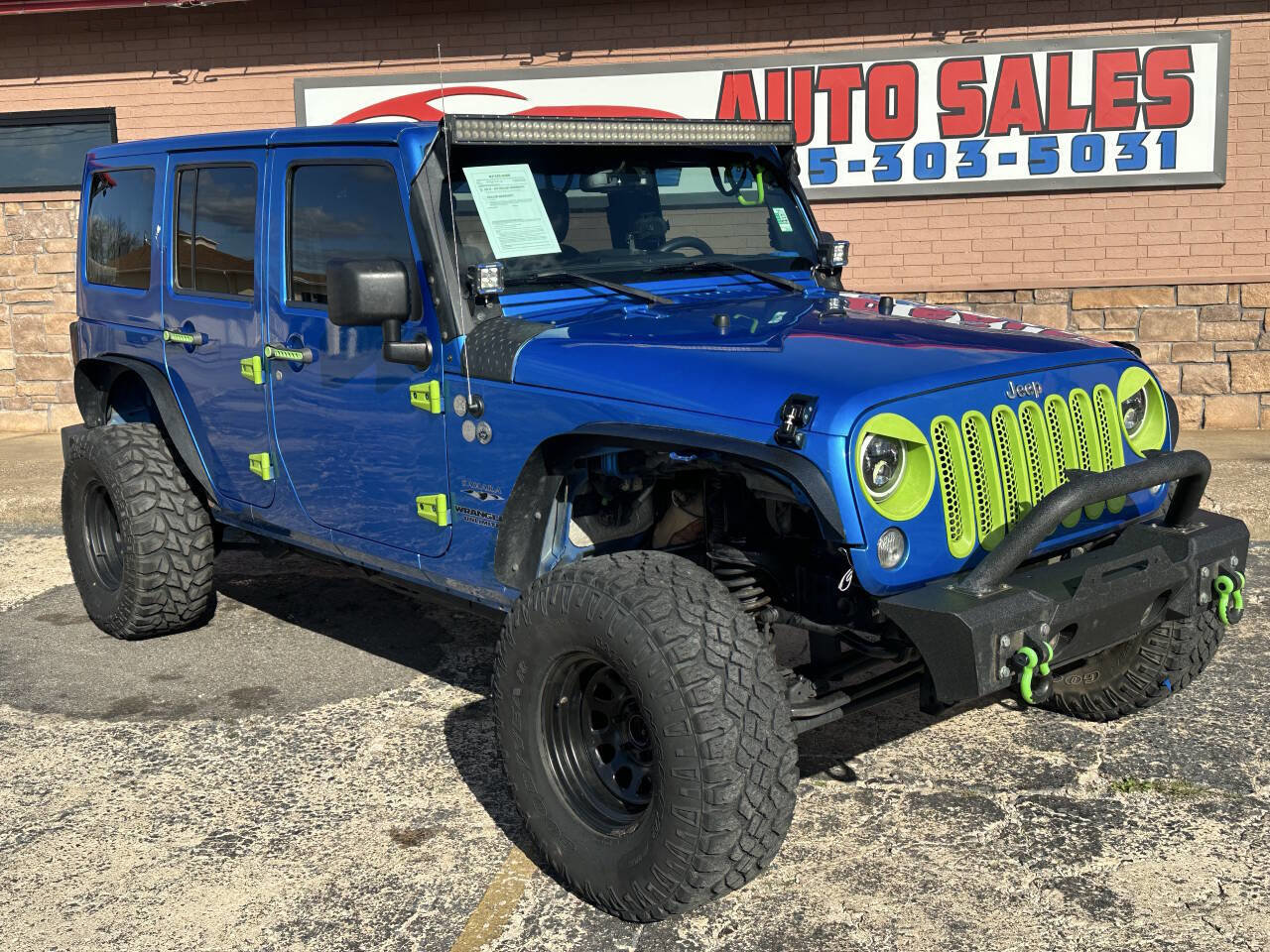 Used 2015 Jeep Wrangler Unlimited Sahara w/ Max Tow Package image 3